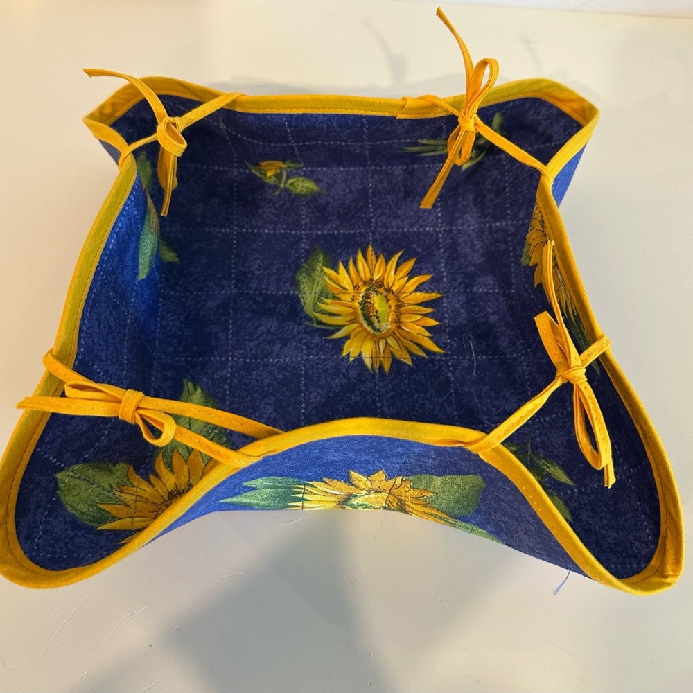 French Provençal Bread Basket with Sunflower Pattern